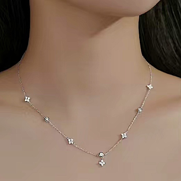 Sterling Silver Four Leaf Clover Zircon Dainty Tiny Delicate Necklace - Picture 1 of 6
